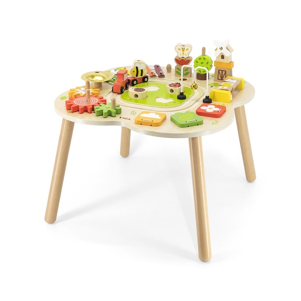 Wooden table with activities Viga Farm