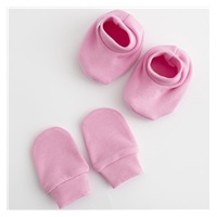 New Baby Casually dressed pink 0-6m cotton baby set with caps and gloves, size 0-6 m