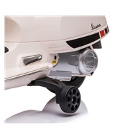 Electric scooter Milly Mally Vespa GTS Super white